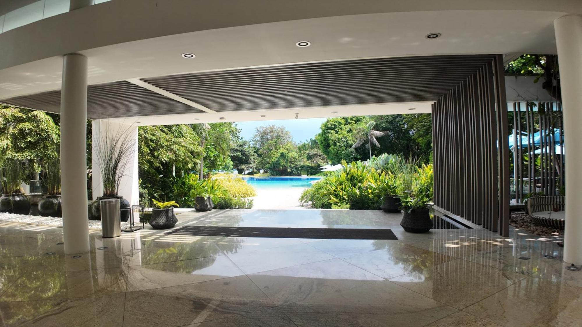 Dominiks Quite And Elegant Studio Ocean View Pool At Tambuli Resort High Floor 막탄 외부 사진