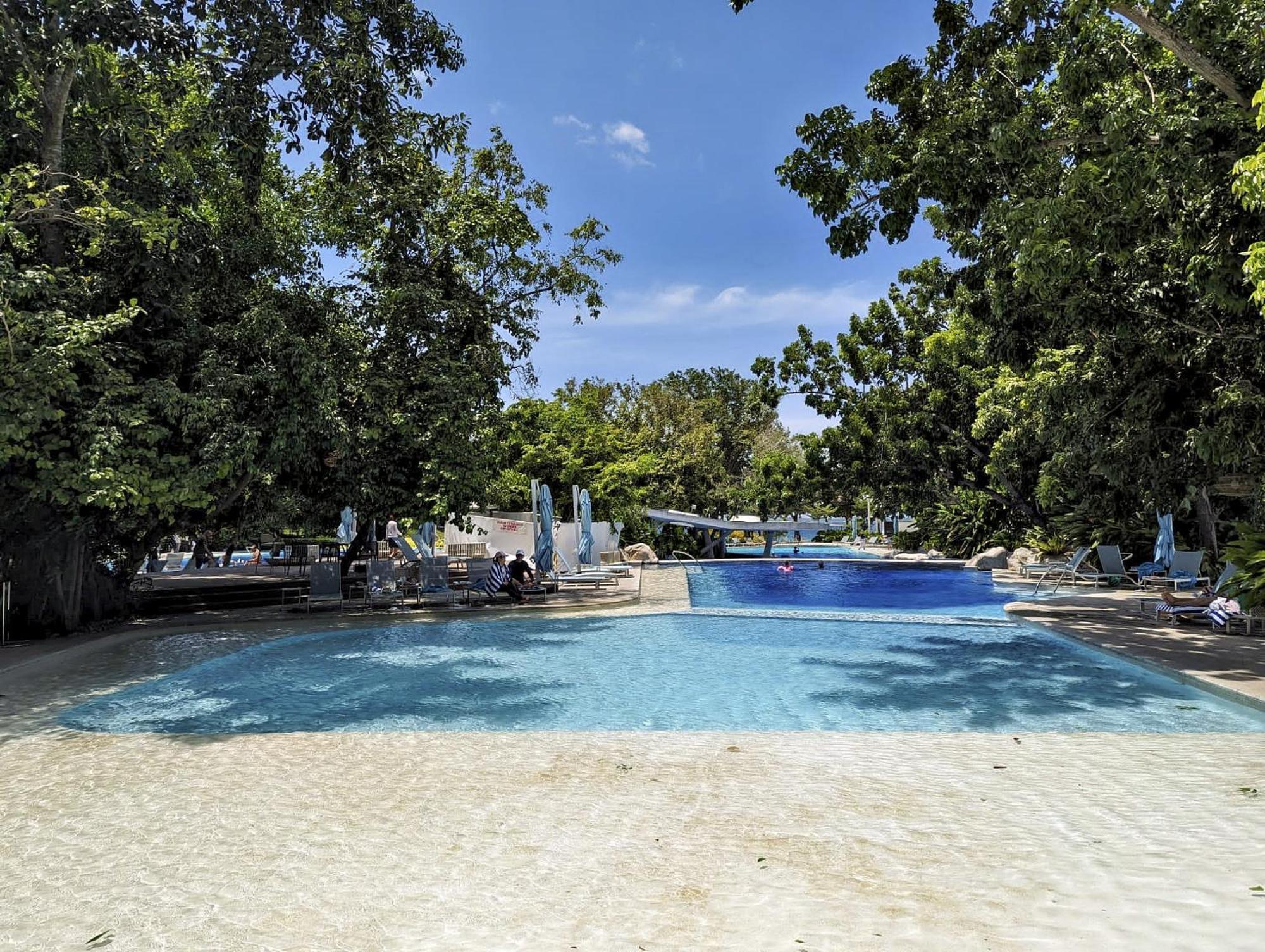 Dominiks Quite And Elegant Studio Ocean View Pool At Tambuli Resort High Floor 막탄 외부 사진